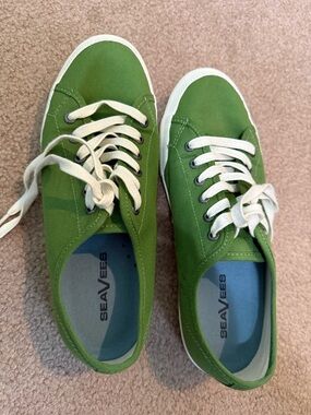 SeaVees Women’s Monterey Sneaker Cactus Green size 8.5